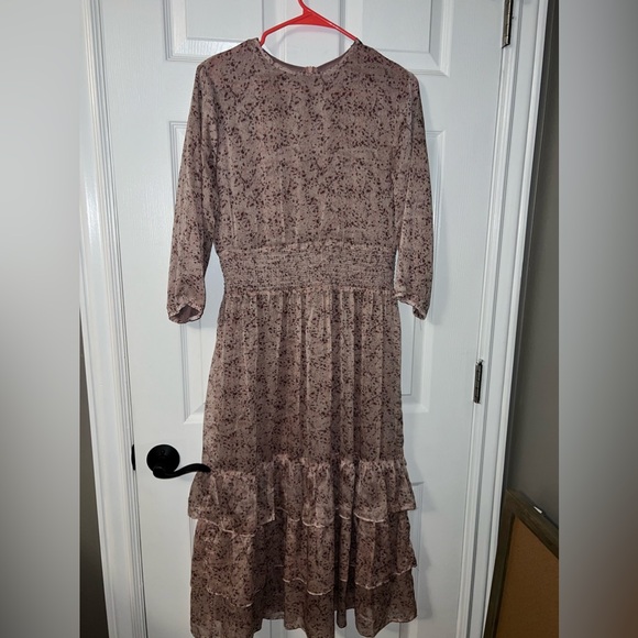 Nice light dress - Picture 1 of 2